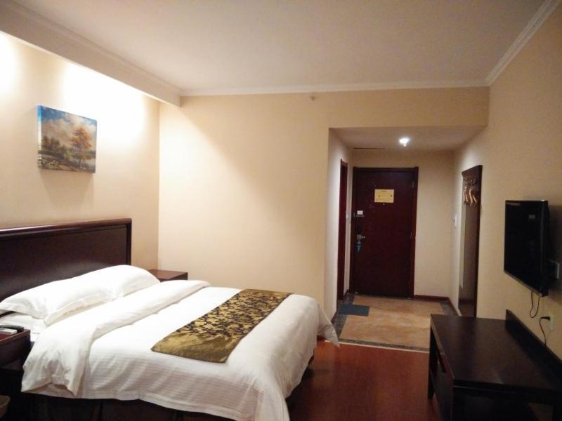 Greentree Inn Henan Qinyang Middle Huaifu Road Express Hotel Buitenkant foto